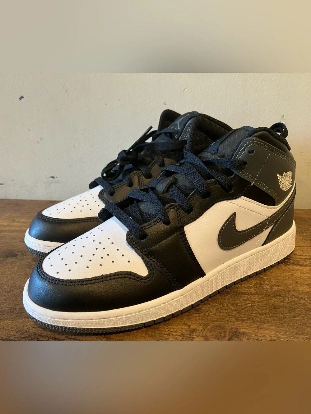 Air Jordan 1 Mid